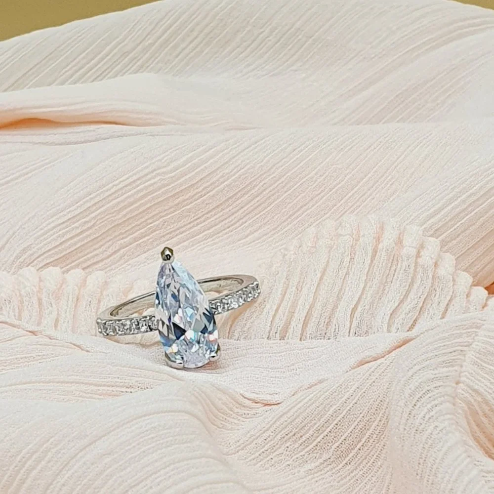 💎 Elegant Shiny Zircon Romantic Luxury Pear Wedding Ring for Women, INDN83… - Picture 3 of 4